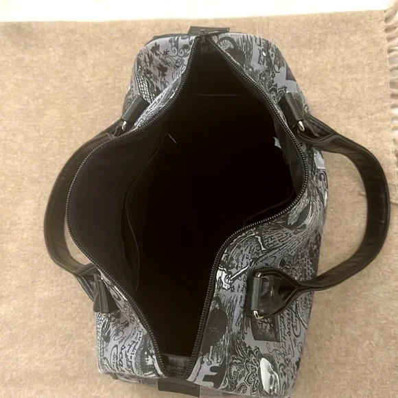 Y2K RARE SKULL 💀 POTION SATCHEL IN GREAT CONDITION - Picture 7 of 7